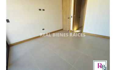 Casa Medianera en Unidad Cerrada