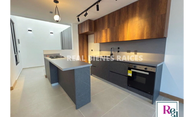 Casa Medianera en Unidad Cerrada