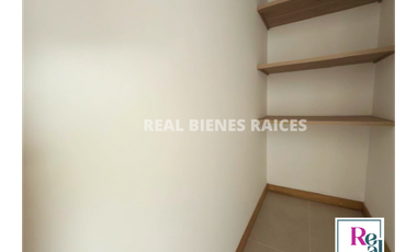 Casa Medianera en Unidad Cerrada