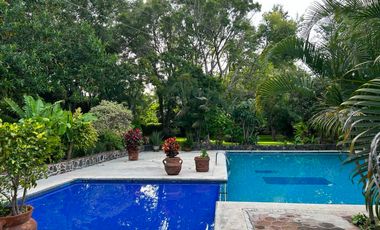 Casa en Fraccionamiento en Lomas de Jiutepec Jiutepec - CRB-1304-Fr