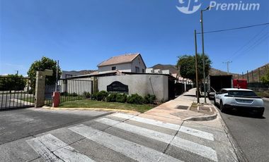 Casa en Arriendo en AV. EL CANAL CON AV. EL RODEO