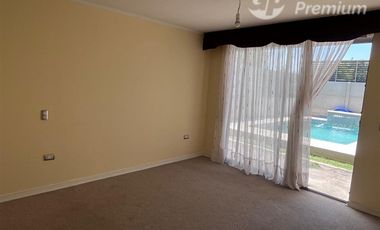 Casa en Arriendo en AV. EL CANAL CON AV. EL RODEO