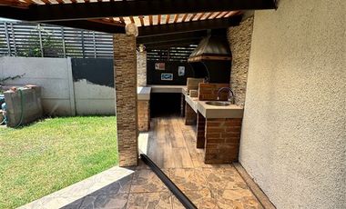 Casa en Arriendo en AV. EL CANAL CON AV. EL RODEO