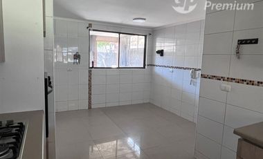 Casa en Arriendo en AV. EL CANAL CON AV. EL RODEO