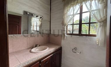 Vendo Quinta Conocoto sector Armenia 1 entre puente 8 y 9