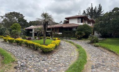 Vendo Quinta Conocoto sector Armenia 1 entre puente 8 y 9