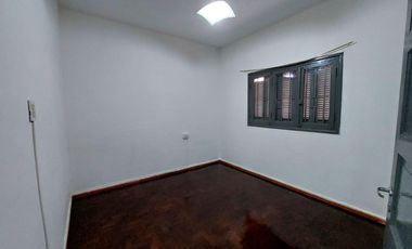 Venta Casa 3 dormitorios con patio - en España y Hospitales - Bv Segui