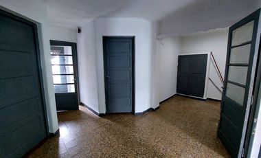 Venta Casa 3 dormitorios con patio - en España y Hospitales - Bv Segui