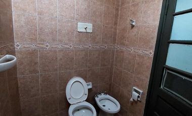 Venta Casa 3 dormitorios con patio - en España y Hospitales - Bv Segui