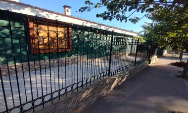 EXCELENTE PROPIEDAD EN CALLE ANTONIO MACHADO CASI ESTADOS UNIDOS!!!