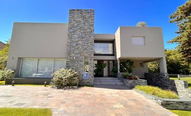 Casa en  club de capo abril