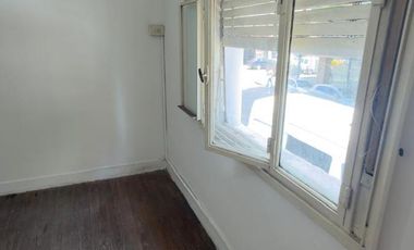 CENTRO DE LANUS ESTE, APTO USO COMERCIAL,  PROFESIONAL ó VIVIENDA!!