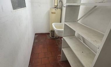 CENTRO DE LANUS ESTE, APTO USO COMERCIAL,  PROFESIONAL ó VIVIENDA!!