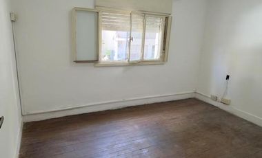 CENTRO DE LANUS ESTE, APTO USO COMERCIAL,  PROFESIONAL ó VIVIENDA!!