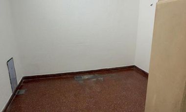 CENTRO DE LANUS ESTE, APTO USO COMERCIAL,  PROFESIONAL ó VIVIENDA!!