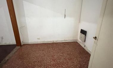 CENTRO DE LANUS ESTE, APTO USO COMERCIAL,  PROFESIONAL ó VIVIENDA!!