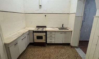 CENTRO DE LANUS ESTE, APTO USO COMERCIAL,  PROFESIONAL ó VIVIENDA!!