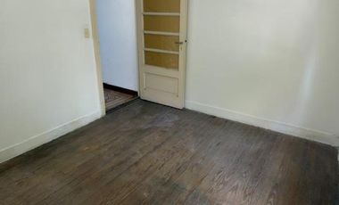 CENTRO DE LANUS ESTE, APTO USO COMERCIAL,  PROFESIONAL ó VIVIENDA!!
