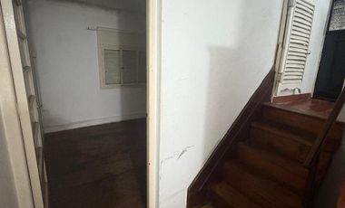 CENTRO DE LANUS ESTE, APTO USO COMERCIAL,  PROFESIONAL ó VIVIENDA!!