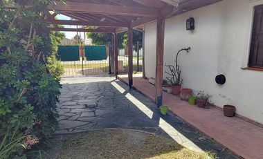 Casa de 2 dormitorios en venta Villa Elisa