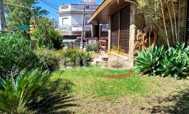 Alquiler Casa 4 Amb. Lomas Del Mirador Uso Comercial Excelente Ubicación