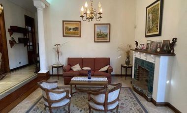 Casa estilo antiguo 5 ambientes en alquiler - Quilmes Residencial