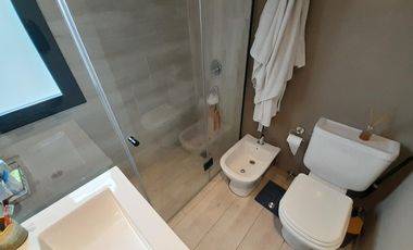 Olivos - Impecable Departamento 2 amb con Balcón c/parrilla y Cochera!