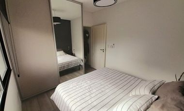 Olivos - Impecable Departamento 2 amb con Balcón c/parrilla y Cochera!