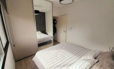 Olivos - Impecable Departamento 2 amb con Balcón c/parrilla y Cochera!