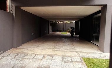 Olivos - Impecable Departamento 2 amb con Balcón c/parrilla y Cochera!