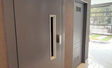 Olivos - Impecable Departamento 2 amb con Balcón c/parrilla y Cochera!