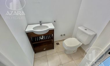 Triplex de 4 ambientes con patio y cochera, apto crédito, a 5 cuadras de Av. Maipú y Melo