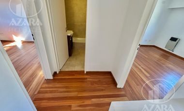 Triplex de 4 ambientes con patio y cochera, apto crédito, a 5 cuadras de Av. Maipú y Melo