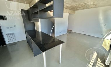 Departamento en triplex  3 ambientes  con cochera  en  olivos