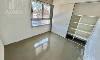 Departamento en triplex  3 ambientes  con cochera  en  olivos