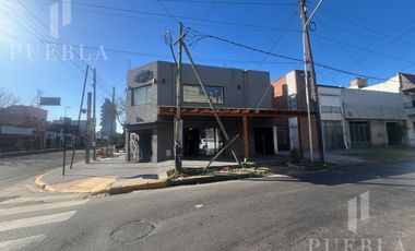 VENTA LOCAL REMEDIOS DE ESCALADA EN ESQUINA