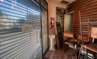 VENTA LOCAL REMEDIOS DE ESCALADA EN ESQUINA