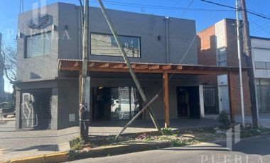 VENTA LOCAL REMEDIOS DE ESCALADA EN ESQUINA