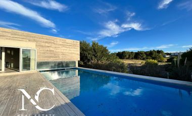 Departamento en venta en Costa Esmeralda con vista abierta