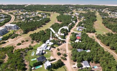 Departamento en venta en Costa Esmeralda con vista abierta