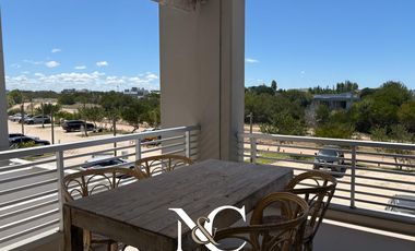 Departamento en venta en Costa Esmeralda con vista abierta