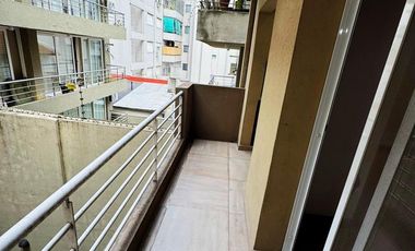 Departamento monoambientes con cochera en alquiler