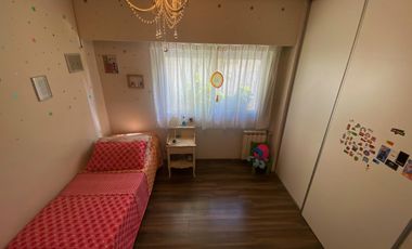 Departamento de categoría con terraza propia , cochera doble y baulera.