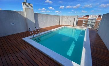 Departamento de categoría con terraza propia , cochera doble y baulera.