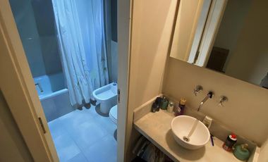 Departamento de categoría con terraza propia , cochera doble y baulera.