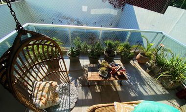 Departamento de categoría con terraza propia , cochera doble y baulera.
