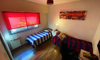 Departamento de categoría con terraza propia , cochera doble y baulera.