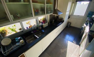 Departamento de categoría con terraza propia , cochera doble y baulera.