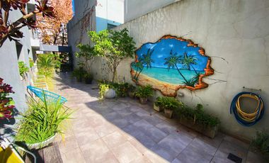 Departamento de categoría con terraza propia , cochera doble y baulera.