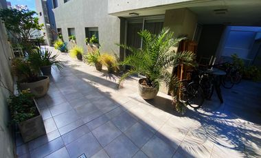 Departamento de categoría con terraza propia , cochera doble y baulera.